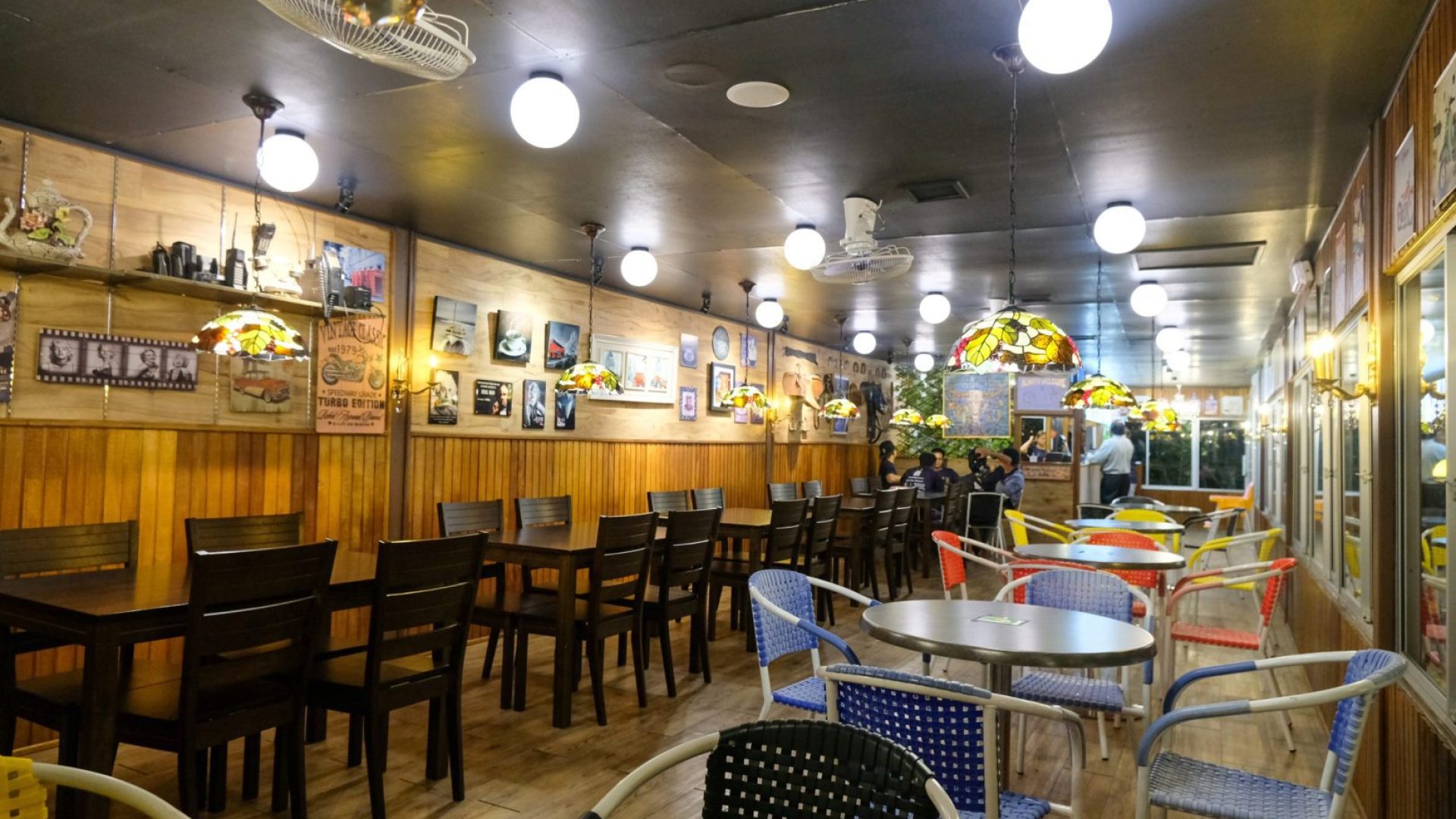Restaurant has ample space and relaxing atmosphere for you to dine in.